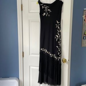 Black embroidered dress (6P) ✨✨